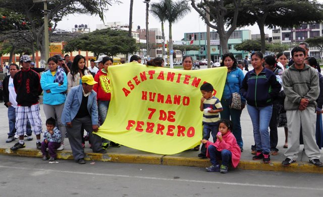 Vecinos de invasión 7 de Octubre piden al alcalde la formalización de sus terrenos