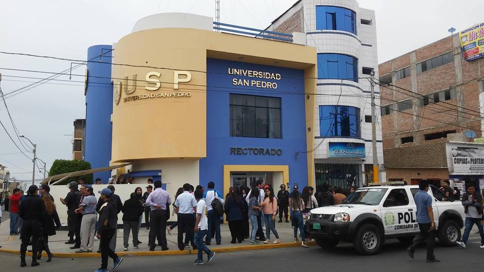 Continúan las protestas en la Universidad San Pedro
