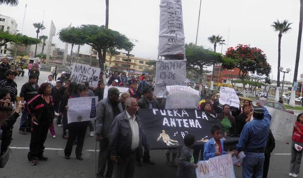 Moradores de “15 de Abril” protestan por instalación de antena de telefonía