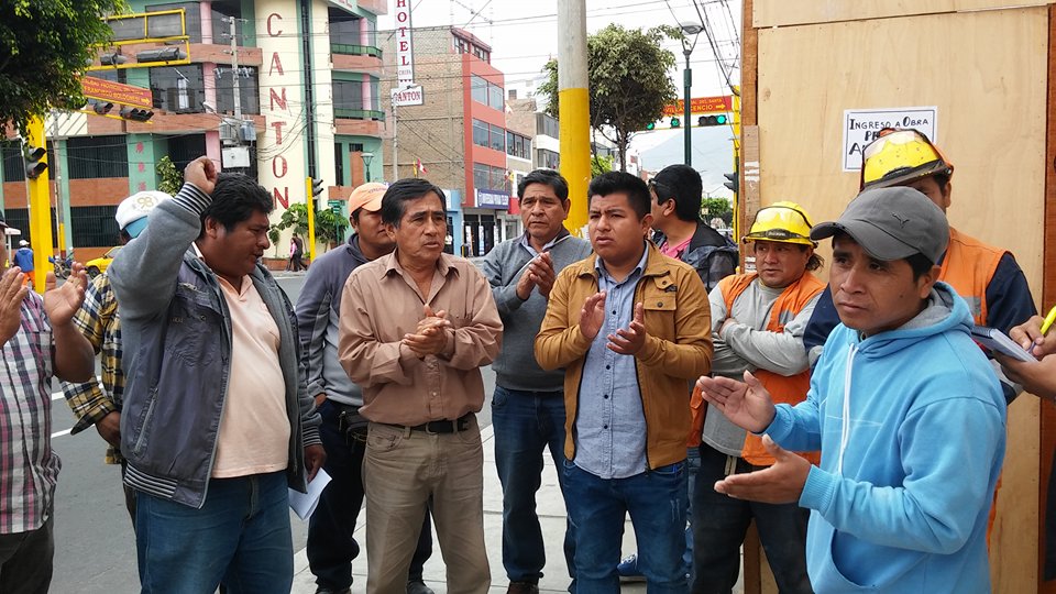 Chimbote: trabajadores de obra en local de la Sunat protestan porque están impagos