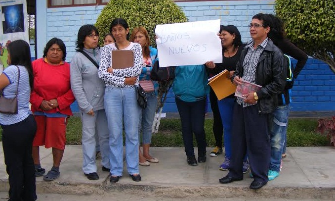Padres reclaman en UGEL-Santa la reconstrucción de servicios higiénicos en colegio de Coishco
