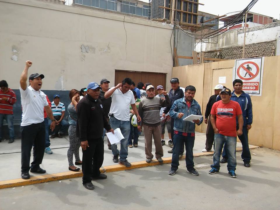 Chimbote: trabajadores de obra en local de la Sunat vuelven a protestar por falta de pagos 