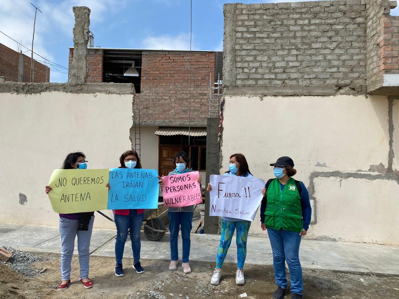 Vecinos de urb. Las Casuarinas se oponen a instalación de antena de telefonía