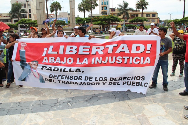 Plantón en Chimbote pidiendo libertad para exdirigentes detenidos por caso “La Centralita”
