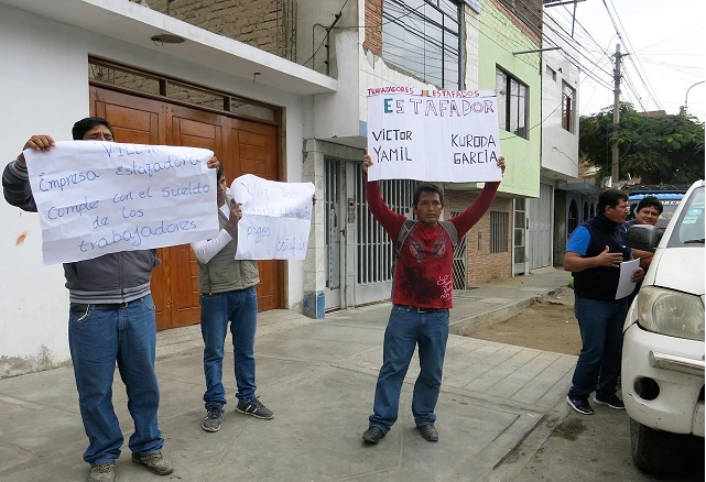 Piuranos reclaman a empresario chimbotano que les pague por haber trabajado en obra de Telefónica