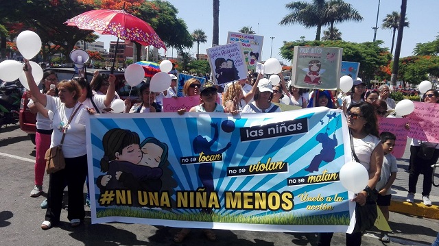 Mujeres encabezan marcha “Ni una niña menos” en Chimbote para condenar cruel asesinato de Jimena