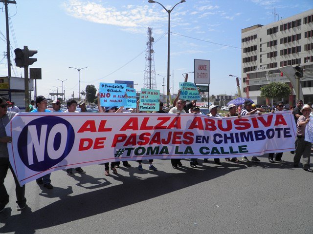 Chimbote: ciudadanos protestan contra abusiva alza de los pasajes