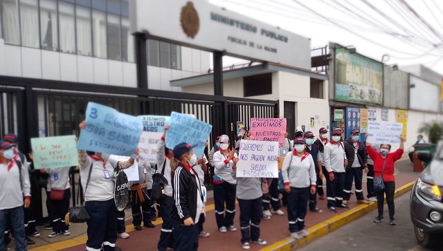 Trabajadores de Mantenimiento de la Fiscalía de Chimbote reclaman el pago de 3 meses de sueldo