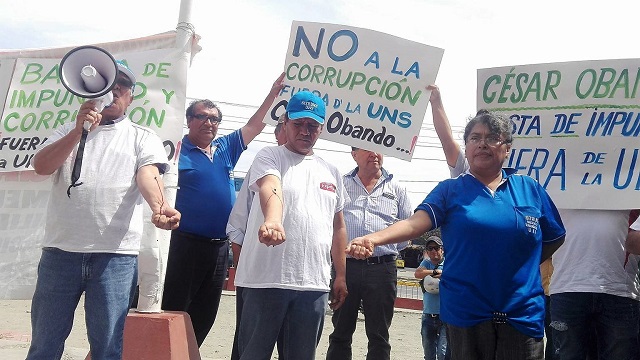 Trabajadores de la UNS que acatan huelga nacional se desangran en Nuevo Chimbote