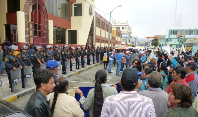 Con movilización 47 pueblos del sur exigen ser formalizados