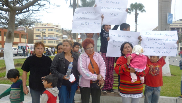 Familias de “San Francisco de Asis” protestan por haber sido desalojados
