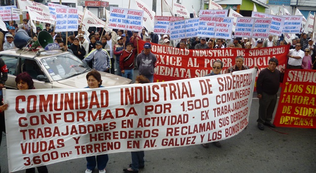 Comuneros de Siderperú protestaron contra magistrados del Poder Judicial