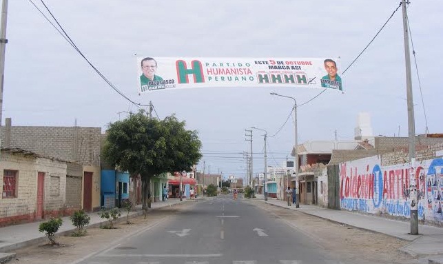 PHP infringe Ley de Propaganda Electoral al utilizar postes de alumbrado público en “Villa María”  