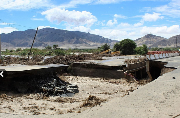 Logran restablecer el tránsito en la Panamericana Norte en el puente Huambacho