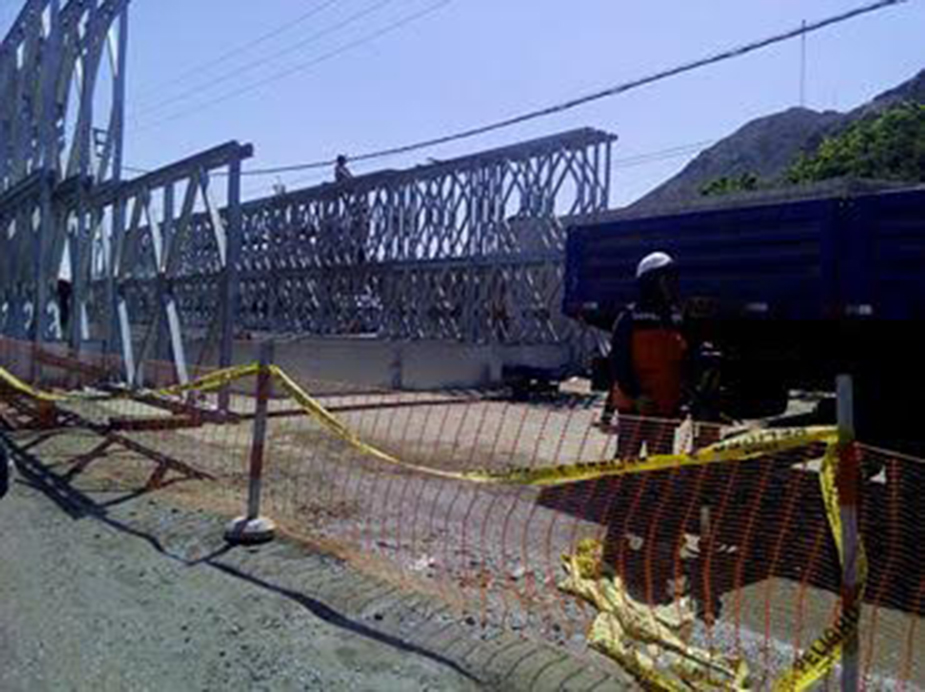 Entra en operación puente Bailey sobre río Shisho en Coishco