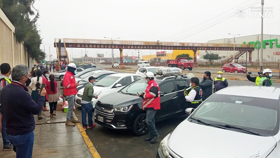    Sutran y Policía realizaron operativo para erradicar transporte informal a Trujillo y Huaraz