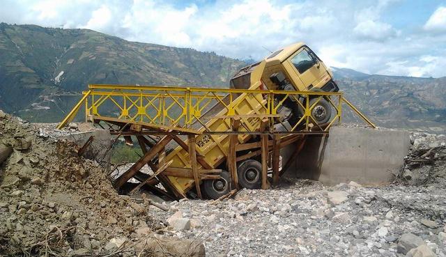 Puente se desploma en Huaylas