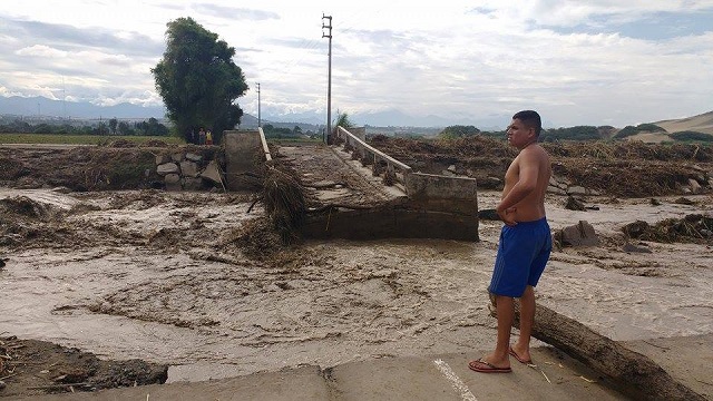Puente de Monte Chimbote fue destruido por huayco del río Lacramarca e incomunicó a 15 pueblos