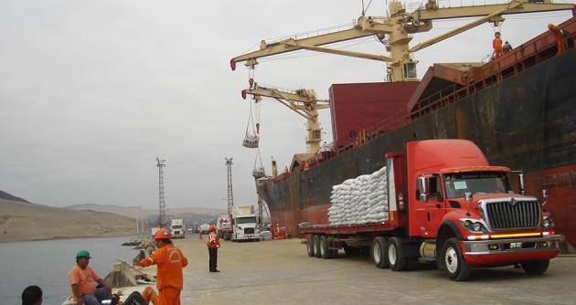 En junio embarcarán 10 mil toneladas de harina de pescado por el Terminal Portuario de Chimbote
