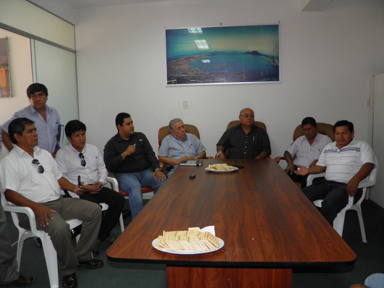 Unen esfuerzos para reflotar terminal portuario de Chimbote 