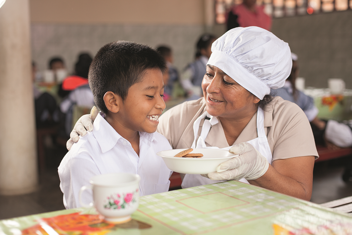 Servicio de Qali Warma genera ahorro de hasta 17,4% del gasto en familias más pobres