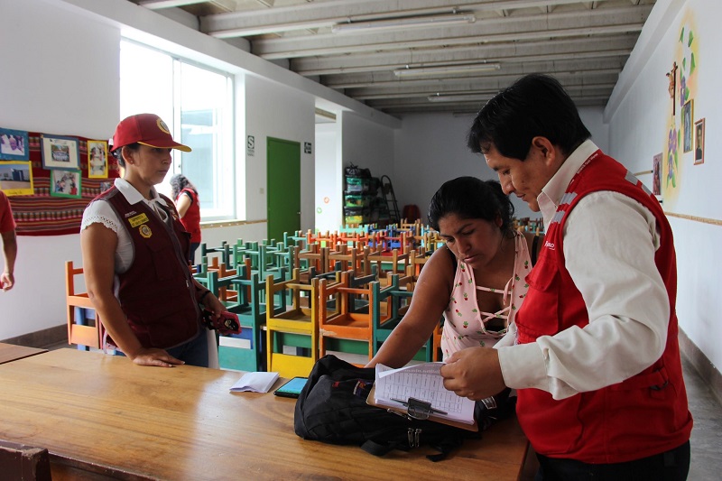 Qali Warma y Subprefectura supervisan almacenes de colegios en Nuevo Chimbote