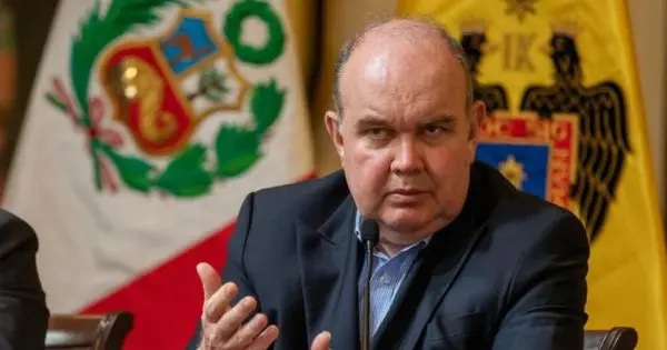 Rafael López Aliaga le exige a Dina Boluarte la deportación de criminales extranjeros