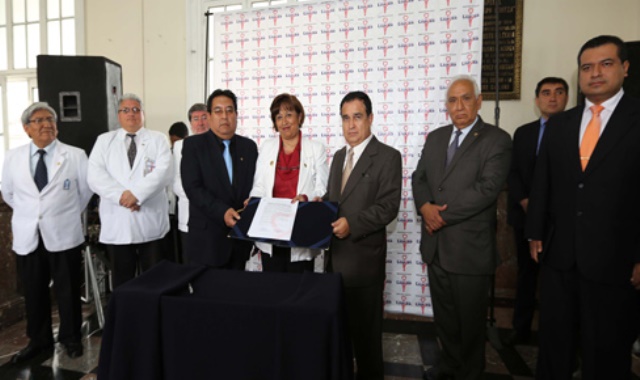 Hospital Loayza: El primero en el país con historia clínica y receta médica digitalizada 