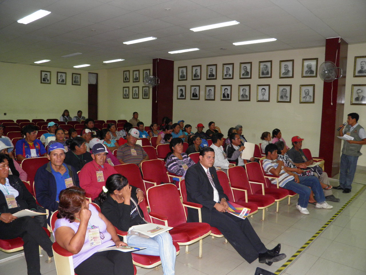 Chimbote: Capacitan a recicladores para su futura formalización