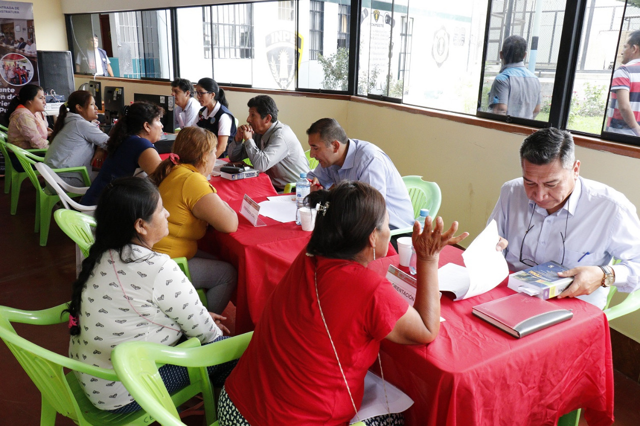Reclusas de Cambio Puente fueron atendidas por mesa itinerante de la Odecma