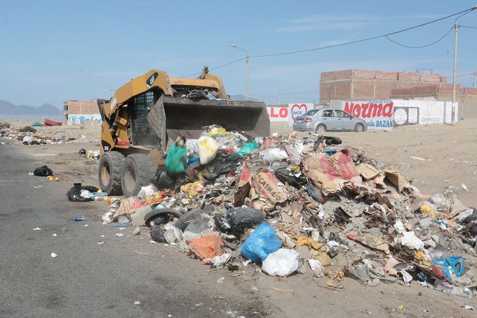 Nuevo Chimbote: municipio exhorta a denunciar a malos vecinos que arrojan basura fuera del horario