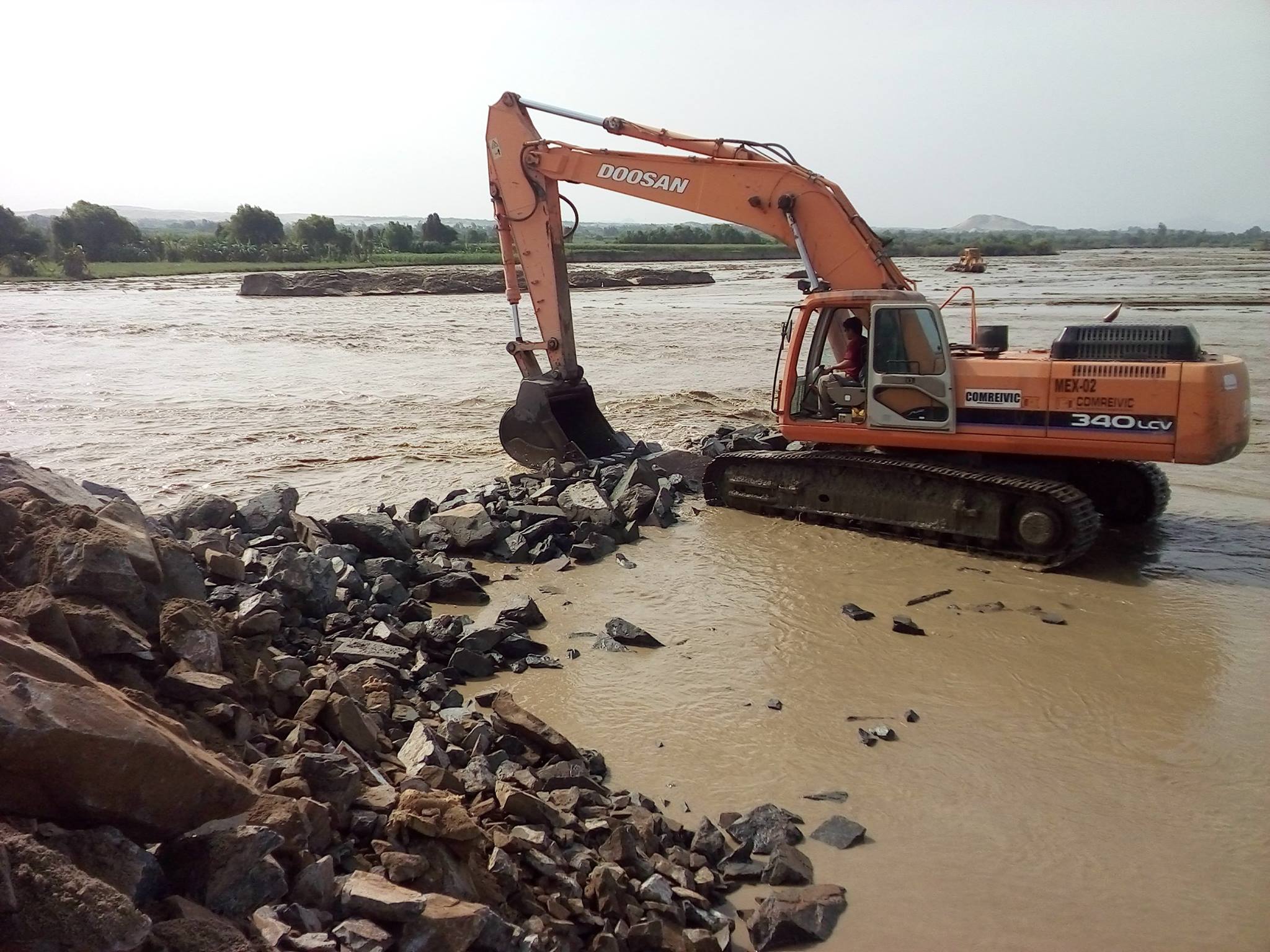 Reconstrucción de dique protegerá a Dos de Mayo de posible inundación