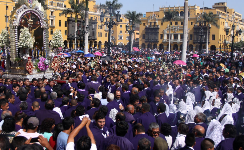 Señor de los Milagros inicia su recorrido procesional hoy en Lima