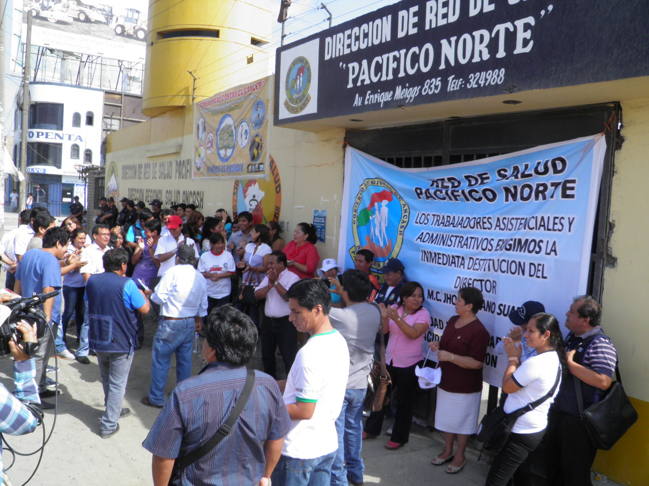 Chimbote: trabajadores de la Red Norte exigen destitución de su director Jhonny Cano 