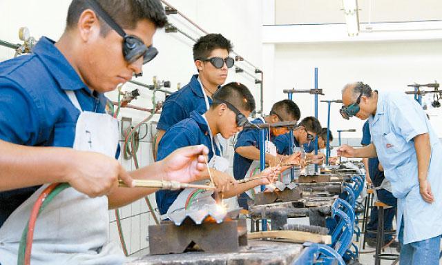 Nuevo régimen laboral juvenil peruano es criticado por Organización Internacional del Trabajo 