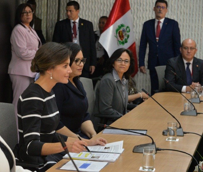 Reina de España conoció realidad de víctimas atendidas en el Centro de Emergencia Mujer 