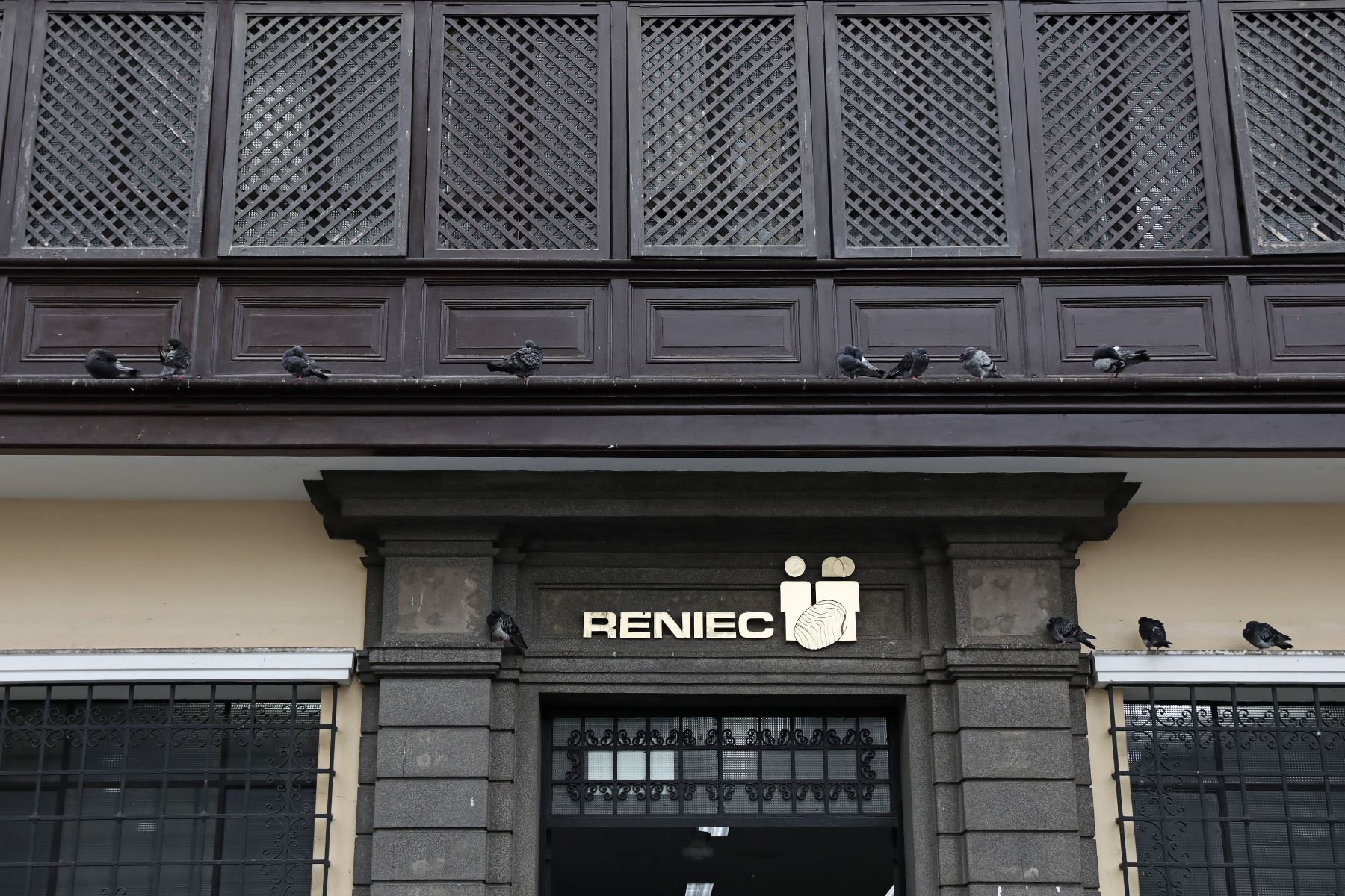 Reniec alerta sobre modalidad de estafa por llamadas y mensajes falsos