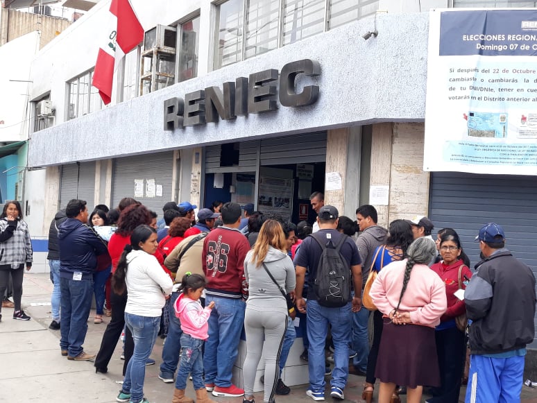 Chimbote: unos 300 ciudadanos acuden a diario al Reniec para renovación 