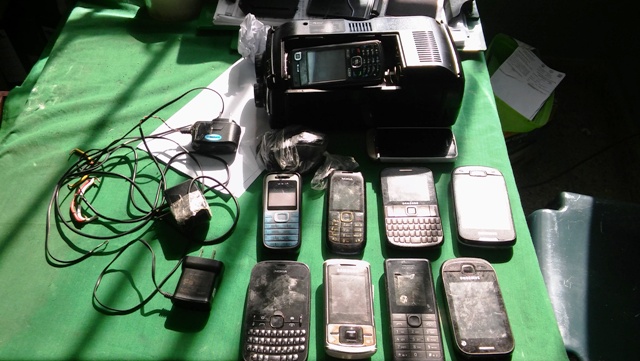 Incautan 11 celulares y 4 cargadores en requisa en penal de Cambio Puente