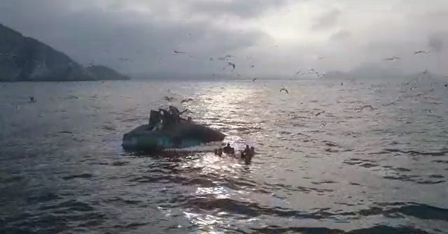 Áncash: Siete pescadores chimbotanos salvaron de morir ahogados al naufragar su embarcación