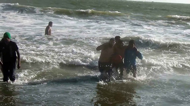 Limeño casi muere ahogado en playa de Nuevo Chimbote, sufrió calambre en el estómago