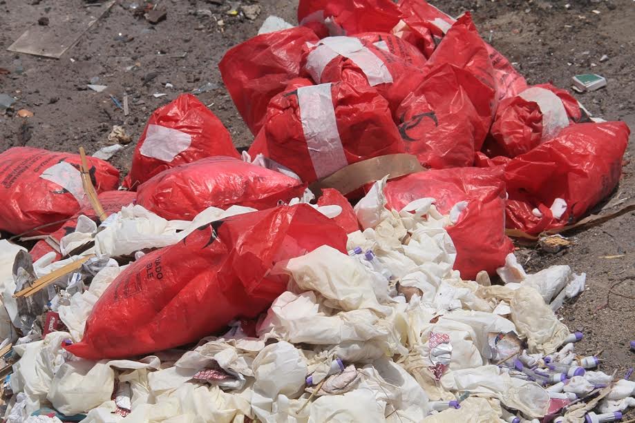 Nuevo Chimbote: encuentran residuos quirúrgicos en la Carretera Panamericana Norte