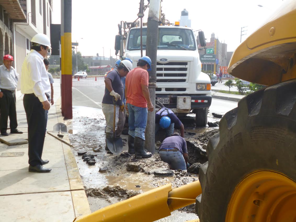  Chimbote: Restablecen el servicio de agua potable en el casco urbano