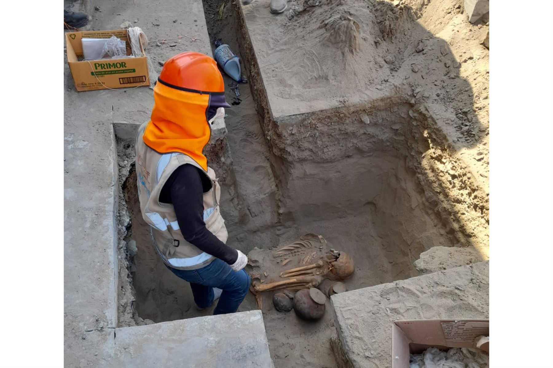 Hallan entierro prehispánico cerca del casco urbano de Chimbote