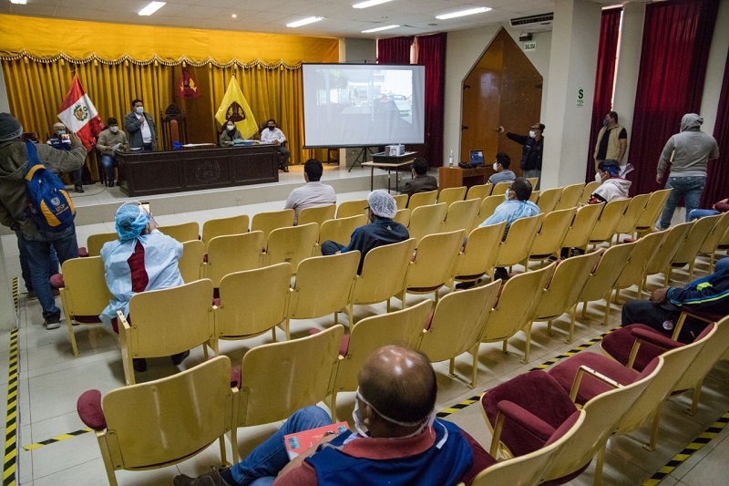 Alcalde Briceño garantiza al Pronis reubicación de comerciantes de mercado El Progreso