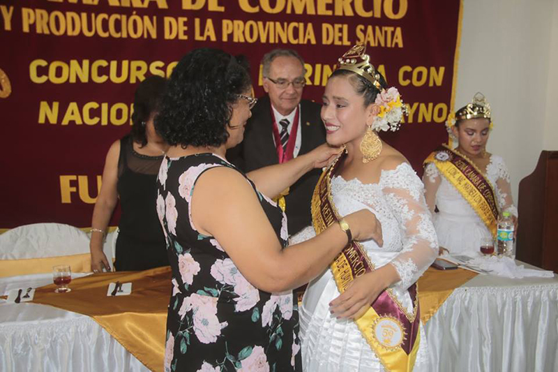Chimbote: coronan a reina del 50° Concurso Nacional de Marinera con fuga de Huayno