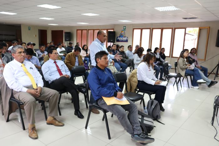 Capacitan a alcaldes de Áncash para solicitar financiamiento de proyectos paralizados por Reconstrucción con Cambios