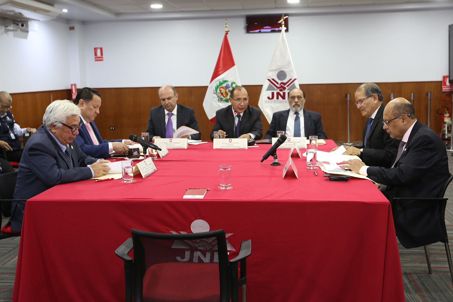 JNE, Onpe y Reniec coordinan acciones para el referéndum del 9 de diciembre