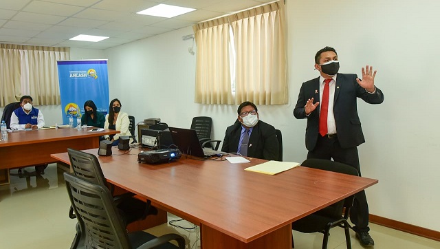 Exponen proyecto de circuito vial para examen de manejo en Chimbote