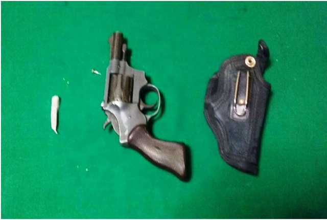 Policía interviene a adolescente de 14 años con un revólver en Chimbote